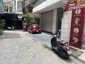 chính chủ cần bán nhà mặt ngõ,65m2 tại láng hạ, 24 tỷ, 5 tầng, mặt tiền 4m, ngõ 10m