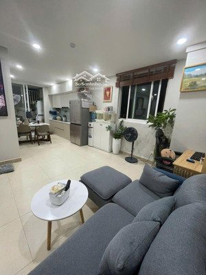 chính chủ bán căn hộ có sổ hồng. căn góc 2pn2wc - 80m2 , đầy đủ nội thất đẹp . giá bán : 3 tỷ 450