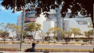 bán nhà trên đường phạm văn đồng,cách gigamal 5phút, thu về 90triệu/1 tháng,rộng 205m2,chỉ 13,9tỷ.