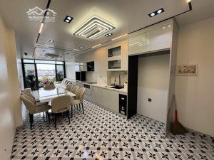 ngọc thụy 48 m2 7 tầng 13, 88 tỷ full nội thất xịn- thang máy, gara ô tô, ngõ thông