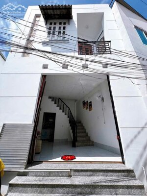 Nhà trệt lầu mâm đúc kế chợ Tân An, gần bến Ninh Kiều Cần Thơ