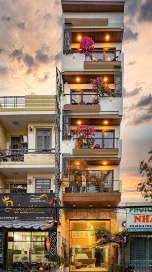 bán toà chdv 7 tầng 17 phòng căn hộ dòng tiền 1ty/năm, có hồ bơi, đường núi thành,hải châu, đà nẵng