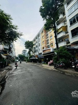 8 tỷ 400 thương lượng, bán nhà mới mặt tiền 4 tầng, diện tích : ngan 4,5 mét dài 12 mét.