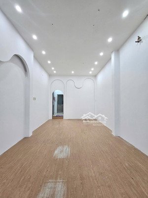 cho thuê nhà 3 lầu mặt tiền lộ oto nhà gần công viên lưu hữu phước trung tâm ninh kiều