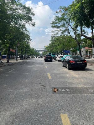 cho thuê cửa hàng mặt phố nguyễn cơ thạch, 250m2, mt lô góc 25m, giá thuê 100tr vỉa hè thoáng rộng