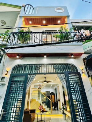 bán nhà 2 tầng hẻm xe hơi đ. lý thái tổ, p9, quận 10, giá 2,5 tỷ - 40m2 (4m x10) sổ hồng chính chủ