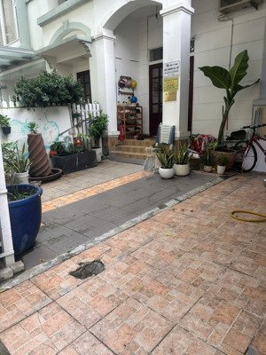 cho thuê biệt thự mỹ thái 1. 126m,4pn-4wc, nhà ít nội thất-gía 40tr. xem nhà 24/7. lh: 