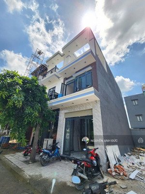 nhà chỉ 3.6 tỉ kdc lê phong. khu vip vao ở đẳng cấp. ngay ngã tư bình chuẩn. nhà mới 100%