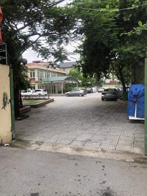 bán đất xuân phương diện tích 50 m gần trục chính , bãi đỗ xe ngày đêm , đường 70 xuân phương