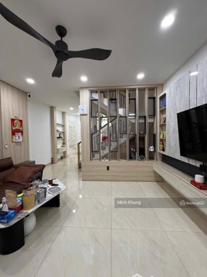 trả nợ bán nhà giá 3 tỷ 540 cách mạng tháng 8, phường 9 quận 3, diện tích 55.9m2