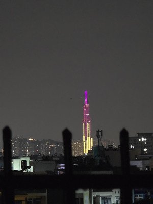 bán gấp nhà 4 tầng view landmark 81 đường xe hơi giá chỉ 6,5 tỷ có 4pn 3wc sân đậu oto
