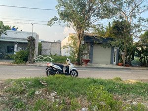 mình còn lô đất ở mỹ thạnh an, gần quảng trường ( dt: 100m2 / giá= 579 triệu ) mt 8m siêu rộng