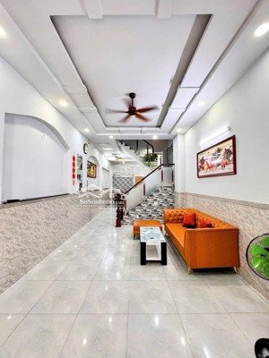 chính chủ đang cần bán căn nguyễn kiệm, gần bệnh viện quân y , giá 1tỷ580/ 1t2l, sổ riêng