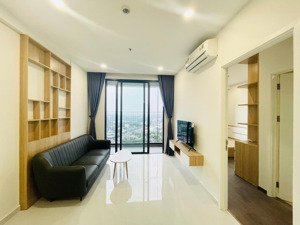 chỉ 6tr/th có ngay căn hộ 2 phòng ngủ 1 toilet nhà mới, view hồ bơi mát mẻ - ngay cổng vsip 1