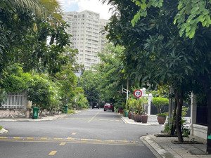 bán khuôn đất thảo điền - khu compound quận 2