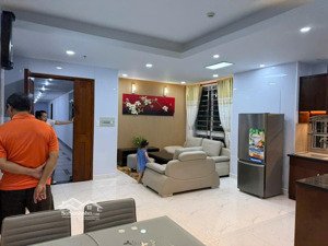 gia đình cần bán căn hộ cao cấp 312 lạc long quân 65m², 2pn, 2wc nhà mới đẹp giá 2.65 tỷ