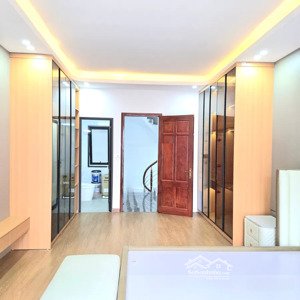 ba gác đỗ cửa, sát vành đai 2.5, ngõ thông rộng định công thượng 40m2+5 tầng , giá 7.1 tỷ.