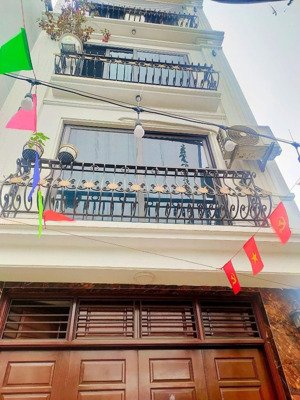 56m 5 tầng thang máy phố lạc long quân phân lô bộ giáo dục nhà xây mới,hơn 12 tỷ