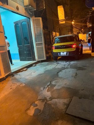 bán nhà ngõ 221 phố tôn đức thắng quận đống đa. ngõ ô tô tránh xe máy gần phố nhà dân dây.