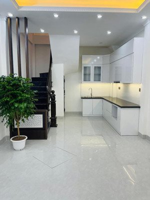 có 1 0 2! láng hạ, nhà đẹp xịn sò, ngõ 3 gác thông, vài chục m ra phố, tặng nt, mới ở ngay, 39m2*5t