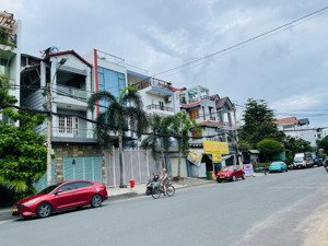 105m2 đất mặt tiền đường số 18 khu bên sông hiệp bình chánh gần phạm văn đồng giá 11,8 tỷ