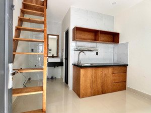 trọ phù hợp cho sinh viên ở đông gần ngã tư thủ đức, gác cao không đụng đầu, thiết kế 1 trệt 1 lầu