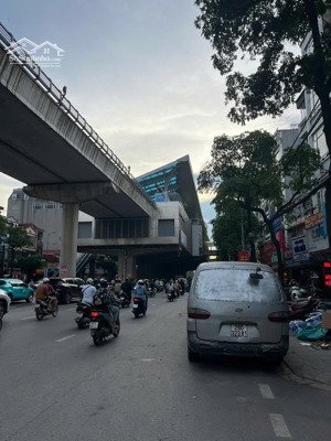 bán nhà đ.hồ tùng mậu 56m2x4t dân xây chắc chắn, 3 mặt thoáng ở mát, có sân để xe, gần ga, 7.85 tỷ