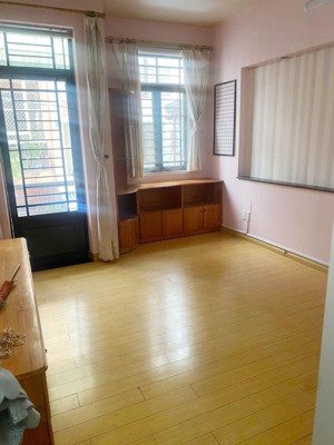 nhà huỳnh mẫn đạt gần bv chấn thương chỉnh hình, 5 phòng ngủ, nhà mới vào ở ngay