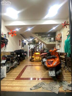 Phú Nhuận, nhà đẹp 5 Tầng ở ngay, gần mặt tiền Hoàng Văn Thụ, 176m2 Dtsd, Ở/Cho thuê, nhỉnh 8 Tỷ