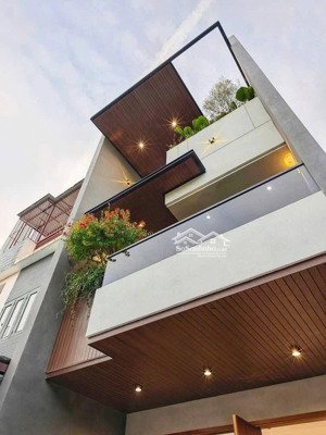 bán nhà riêng view đẹp tại sư vạn hạnh, 3,7 tỷ, 72m2, q10 hđ thuê 22 tr/th sổ hồng riêng chính chủ