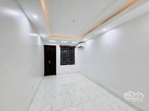 nhà đẹp phố khương trung - ở ngay - ngõ thông - 3 nhà ra oto, 40m, 4 tầng, giá chỉ 8 tỷ