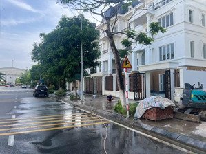 cho thuê mặt bằng kinh doanh tầng 1 và 2 biệt thự 300m2 , đường 31m, khu đô thị lideco - hoài đức