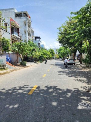 chính chủ bán lô góc đường 10.5m hòa cường mới rẻ nhất khu