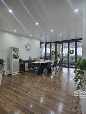 tôi cần bán chung cư xuân mai riverside 96m2, 3 ngủ, 2 vs nhỉnh 5 tỷ