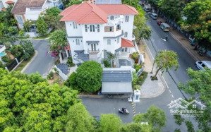 bán biệt thự mặt tiền ngay nguyễn văn thủ,quận 1 : 8 x 24 m - 48 tỷ tl. lh : 