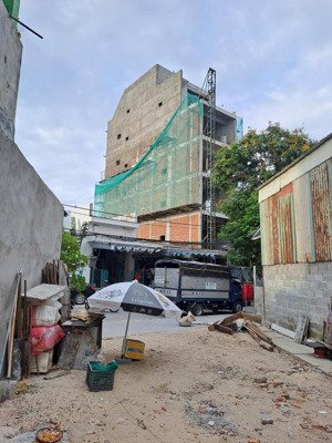 chào bán lô đất biển sát góc hồ nghinh 250 m ra tới biển lô 3 mặt thoáng phù hợp xây căn hộ, villa