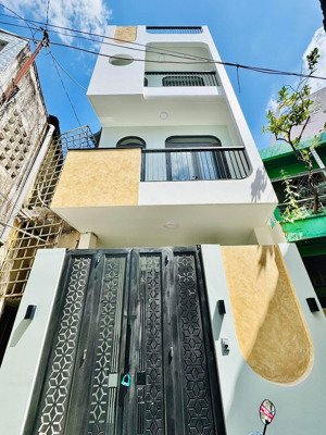 bán gấp nhà đường 5m trương quyền,p.võ thị sáu,q3 giá 4tỷ450/72m2 cho thuê 31tr gần cv lê văn tám