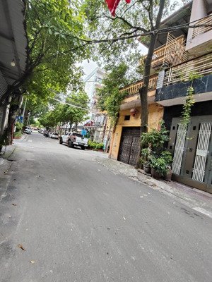 đông thắng - bán ccmn 7 tầng thang máy - ô tô thông - dt 105m2 - giá 18,5 tỷ