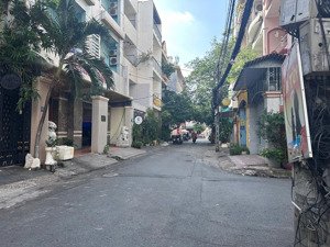 bán nhà hxh góc 2mt trần văn đang,p 11,q3. 5m x 10m,nở hậu 6m. 2 tầng.giá 7,5 tỷ tl.