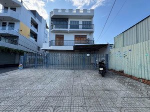cho thuê căn góc siêu đẹp, mặt tiền đường lớn, kd đa ngành, dễ nhận diện thương hiệu.