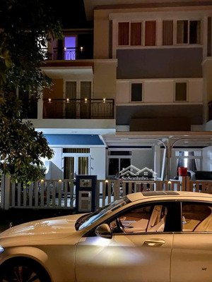 bán biệt thự ở phú hữu - tp thủ đức