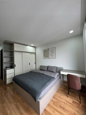 cho thuê cc rose town 79 ngọc hồi 13 triệu, 105m2, 3pn, 2wc, nội thất full, decor đẹp, tóa mới dv1