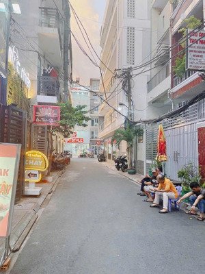 giá rẻ 15triệu - mặt bằng 391 sư vạn hạnh, p12, quận 10 - dt 4x21m, miễn phí setup 1tháng