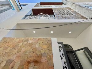 bán nhà riêng tại nguyễn văn đậu, phường 7, bình thạnh 2,8 tỷ 67,5 m2 hđ thuê 27tr/th sổ hồng riêng