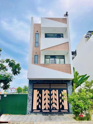 cho thuê nhà đẹp 3 phòng ngủ khu hà quang 1 giá 20 triệu/tháng