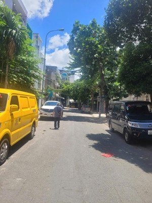 hàng kín ! căn góc 2 mặt tiền nguyên sỹ sách 4x16m giá 11 tỷ 5 tl ,siêu vị trí kinh doanh