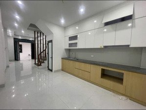 nhà lô góc kinh doanh phụng châu, chương mỹ, hà nội 41m2x4 tầng, đường 5m ô tô đỗ cửa.