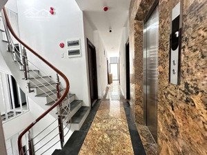 bán tòa cc mini, nguyễn lân, thanh xuân, 70m x 7 tầng thang máy 18 phòng giá 19.3 tỷ.