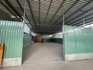cho thuê kho xưởng 200m2, sẵn điện 3 pha. phù hợp làm kho chứa hàng, xưởng sản xuất