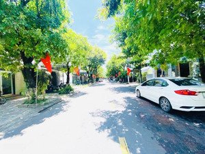 chính chủ cần bán nhà 3 tầng trung tâm đường 7,5m lý triện , gần hà huy tập - nhà rất đẹp